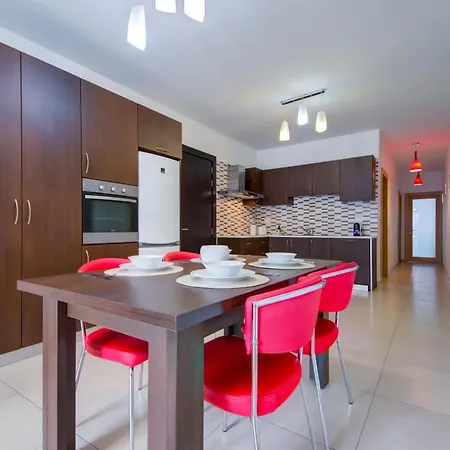 Stylish 2Br Apt With Balconies In St Julians, Paceville - Apt 6 By Vaganza San Giuliano Esterno foto
