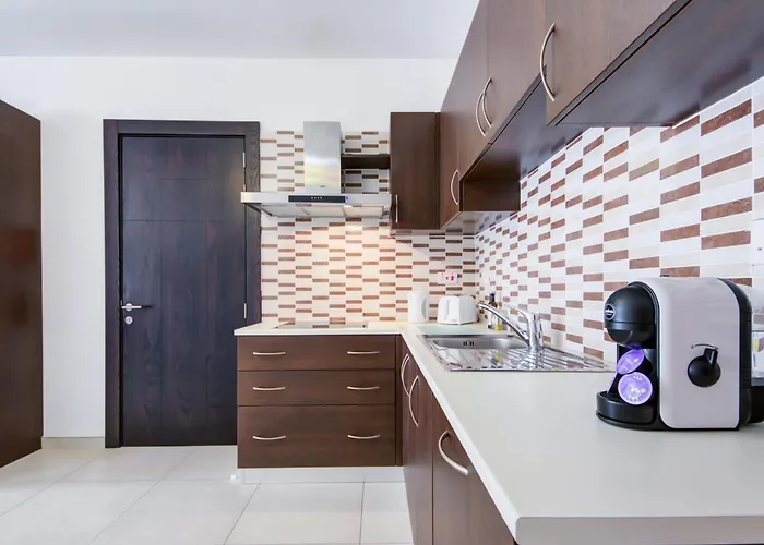 Stylish 2Br Apt With Balconies In St Julians, Paceville - Apt 6 By Vaganza